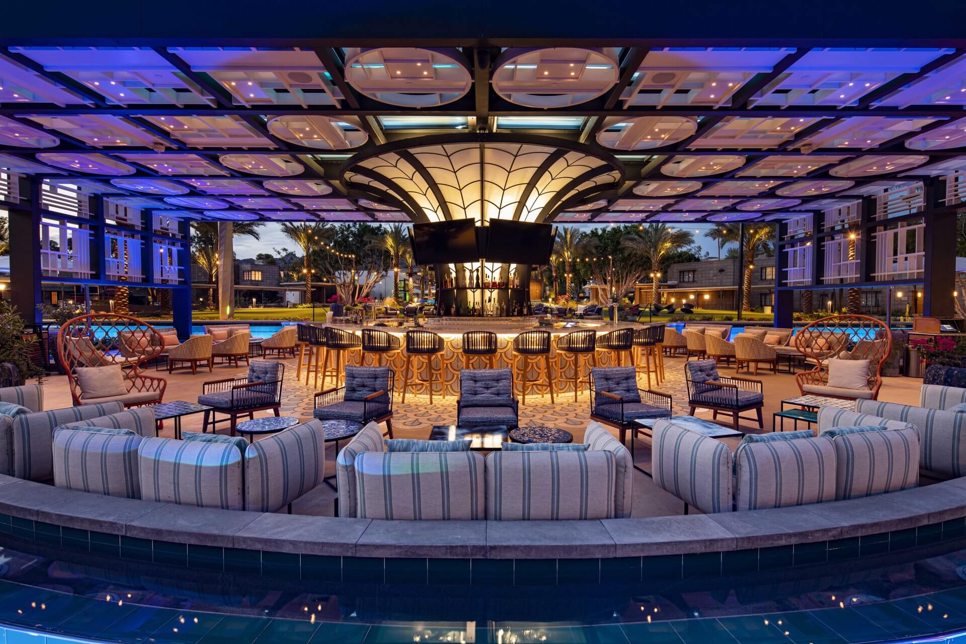 Spire Bar | Outdoor Dining in Phoenix